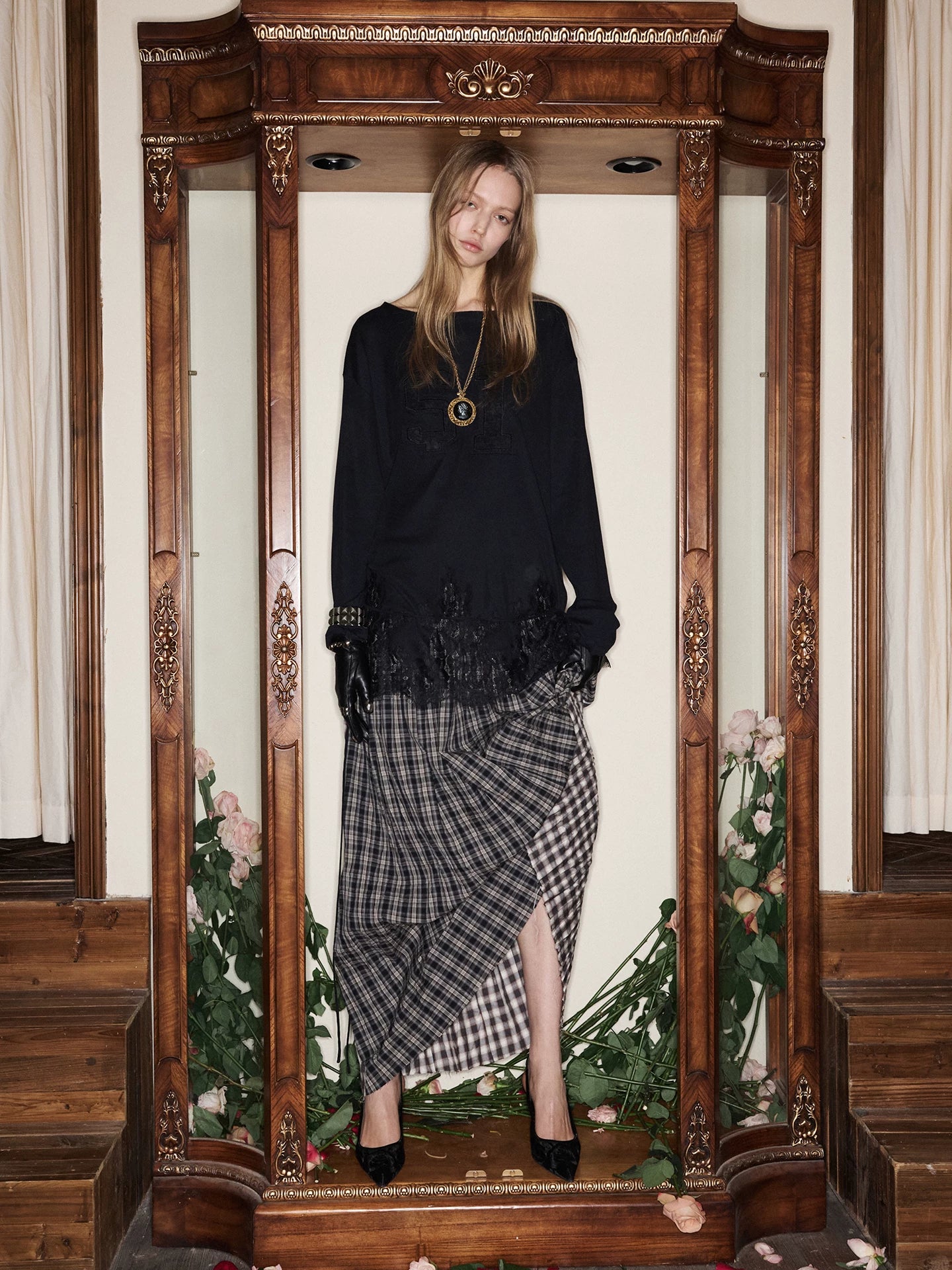 Patch Embroidery Lace Hem Tee