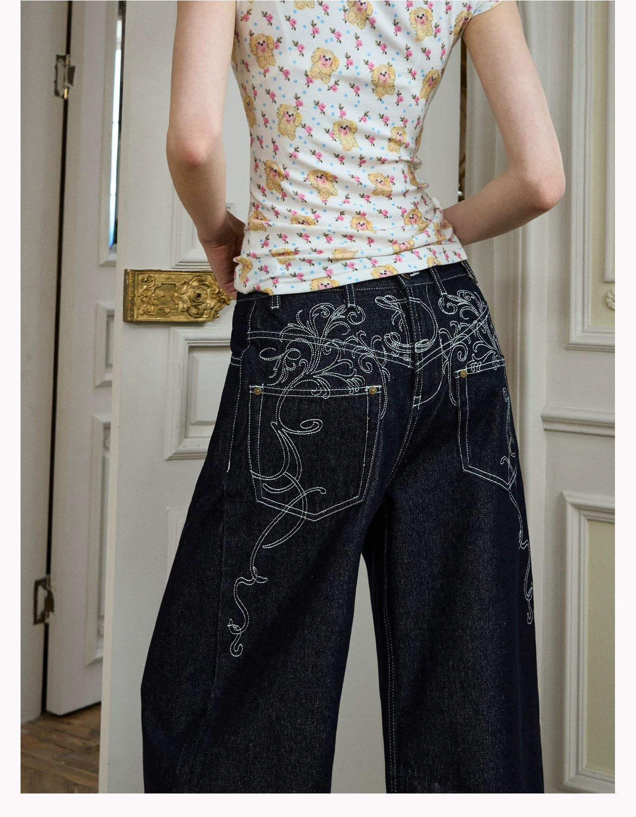 Embroidered Curved Wide-Leg Jeans