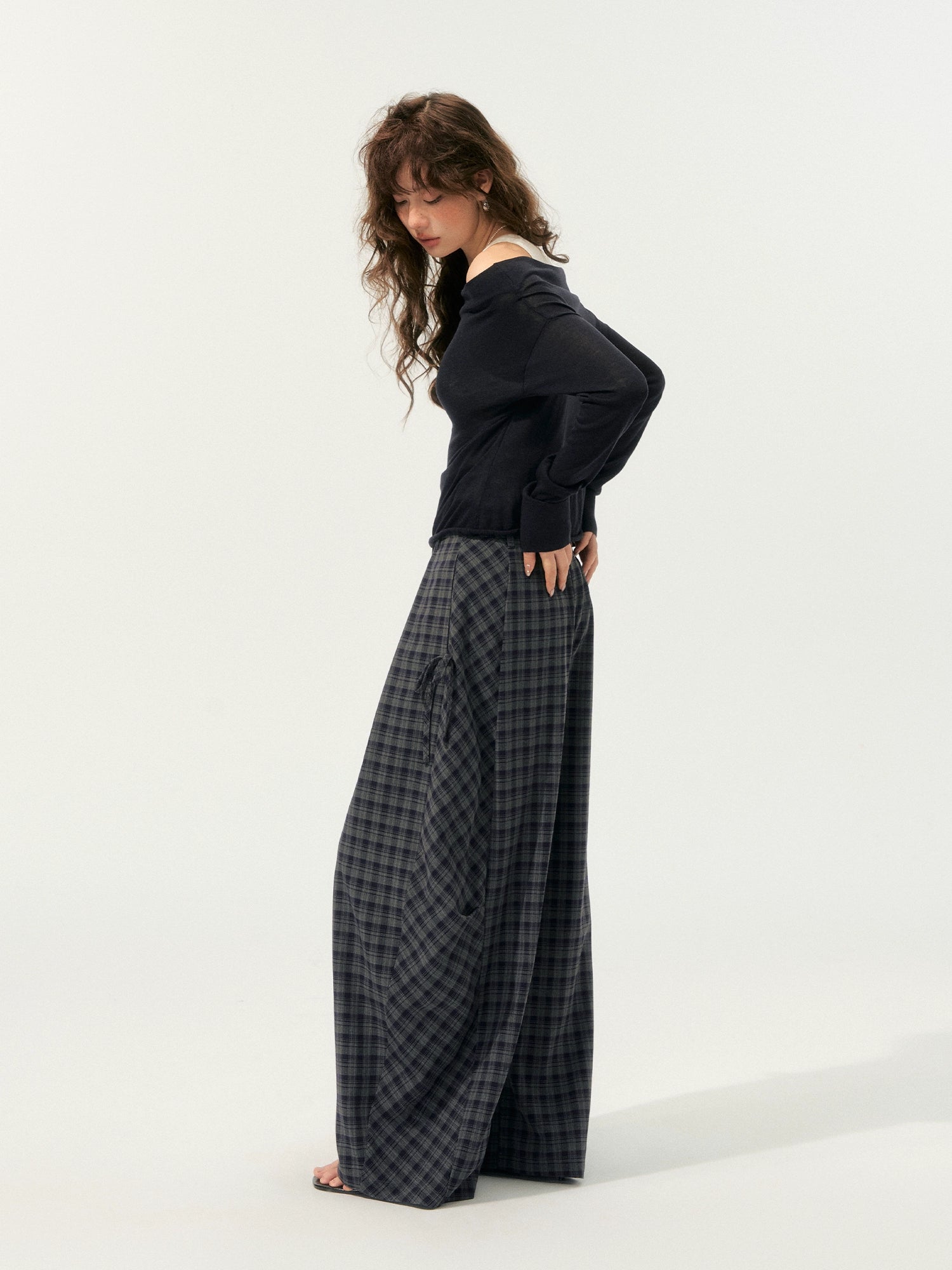 Fake Two-Piece Color-Block Draped Collar Knit Top