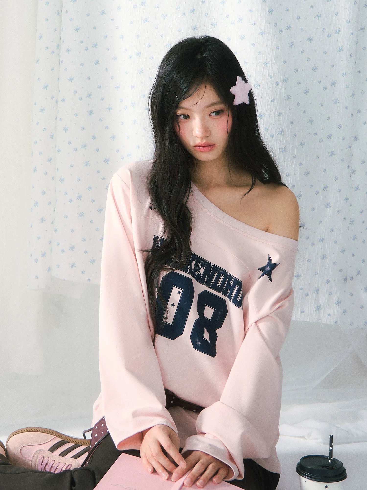 Contrast Letter One-Shoulder Tee