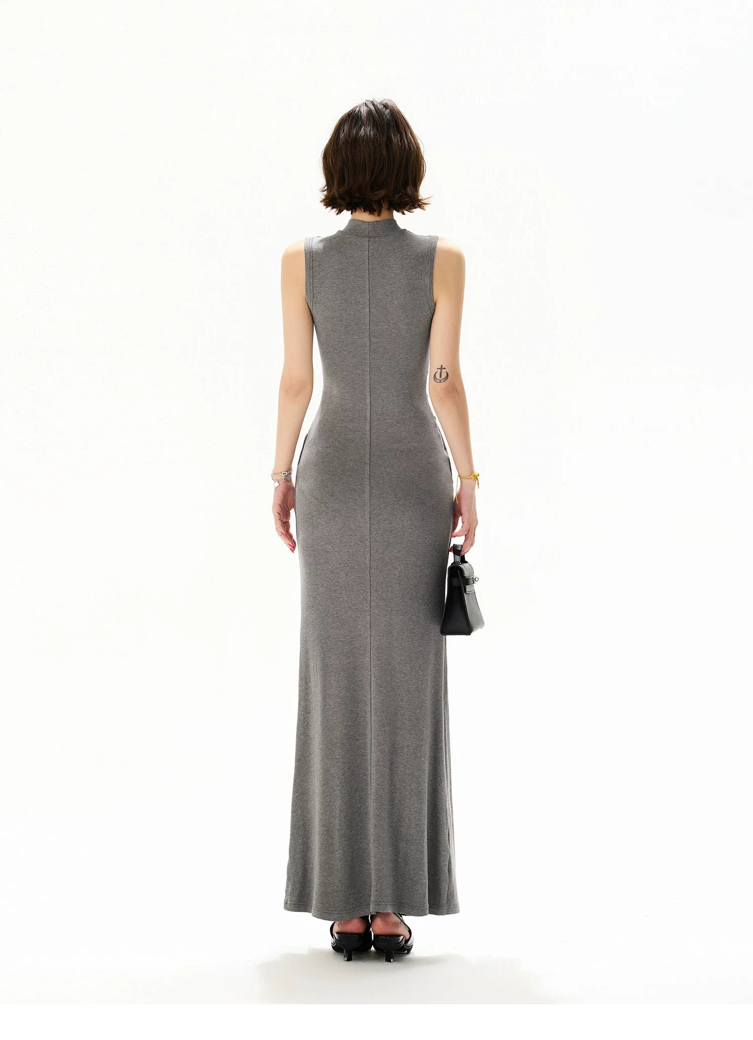 Deep Gray Sleeveless Pleated Knit Dress