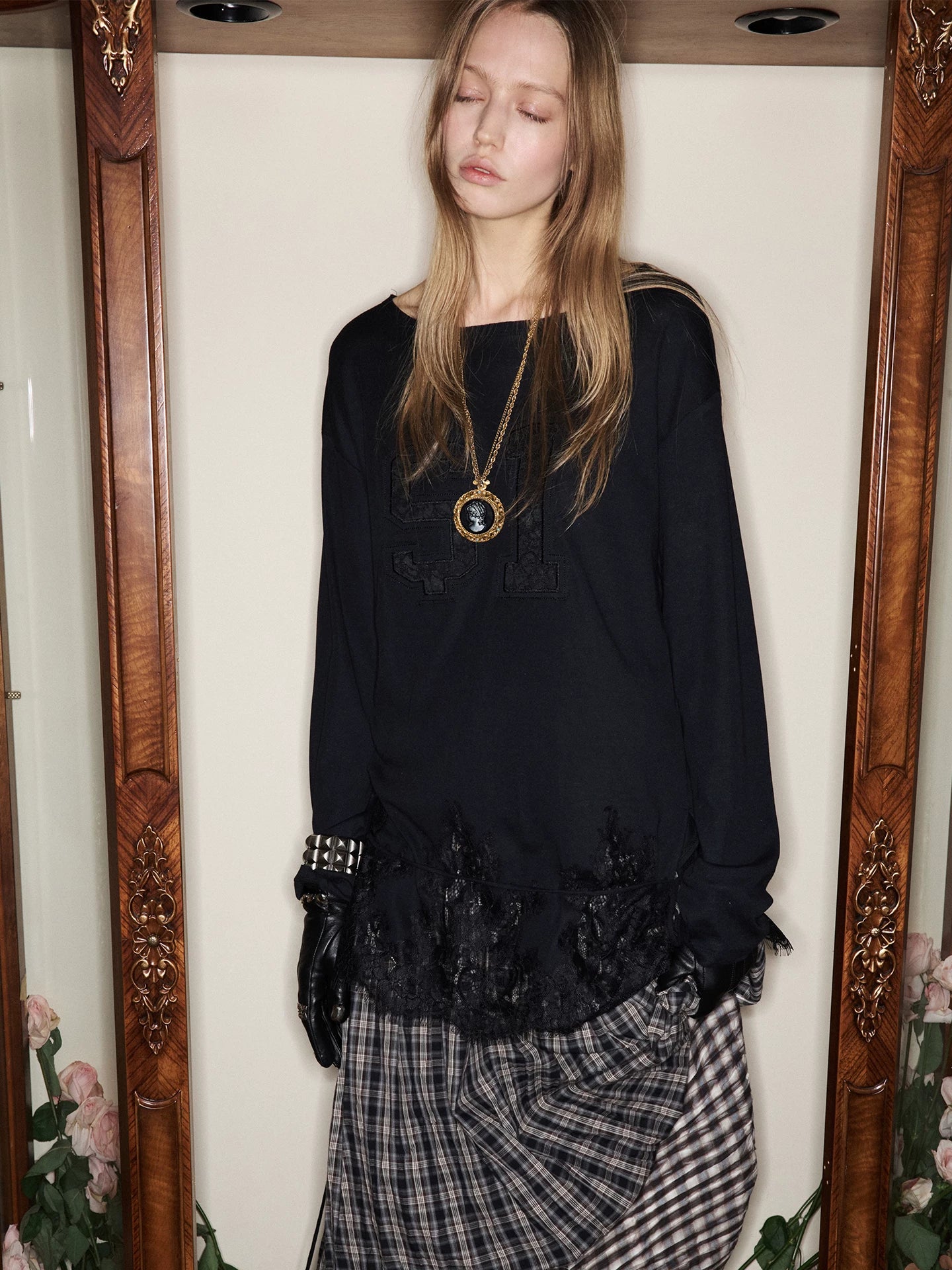 Patch Embroidery Lace Hem Tee
