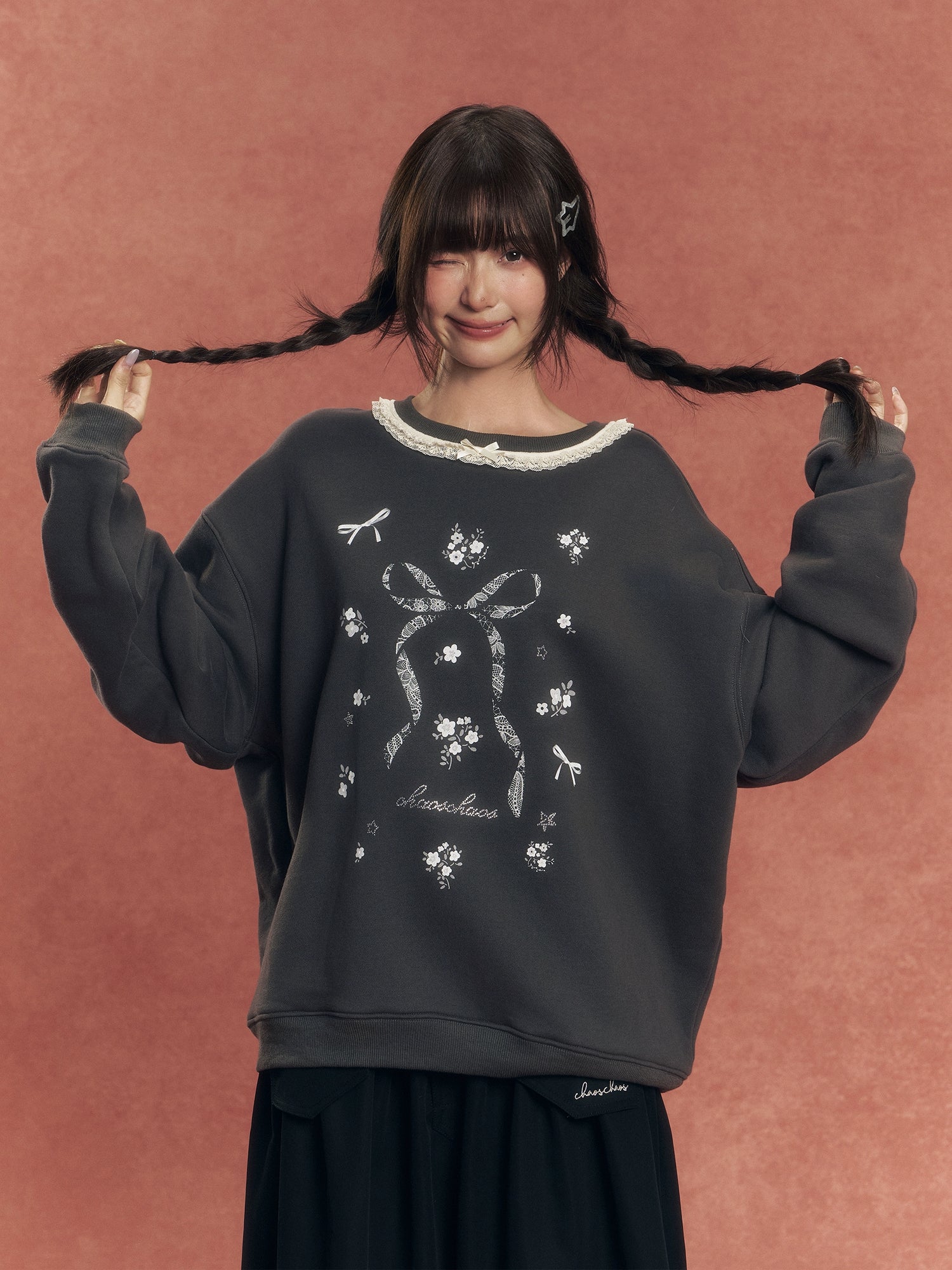 Floral Lace Trim Crewneck Sweatshirt