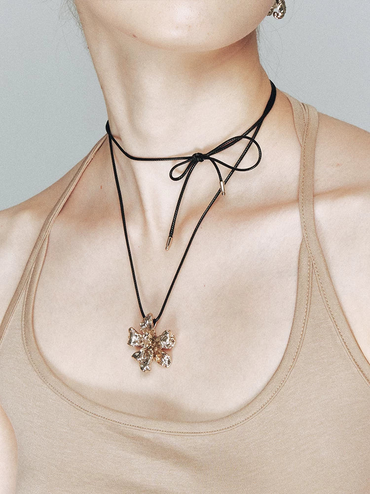 Metal Floral Rope Choker