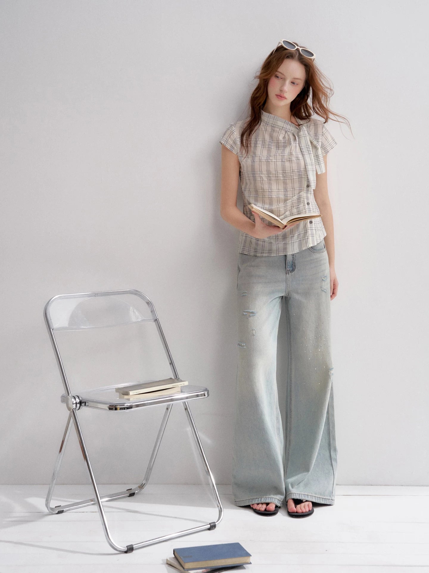 Distressed Wide Leg Jeans