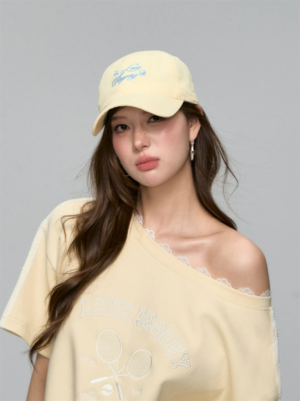 Cream-colored Embroidered Visor Cap