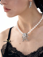 Vintage Bow Pearl Necklace