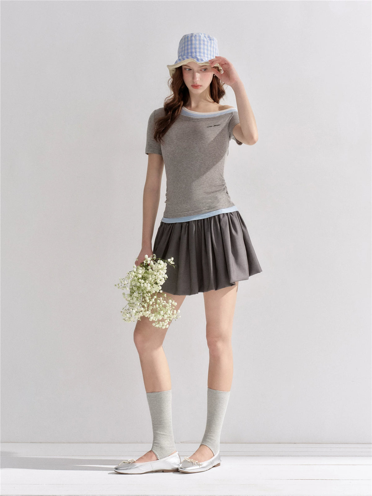 Contrast Off-Shoulder T-shirt