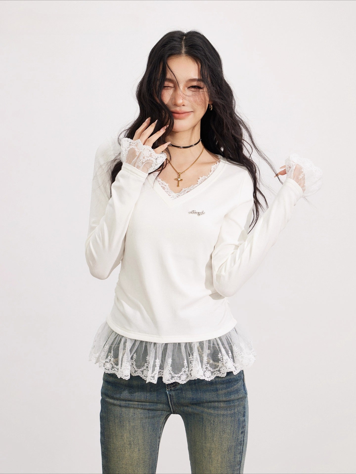Off-white Lace V-Neck T-shirt