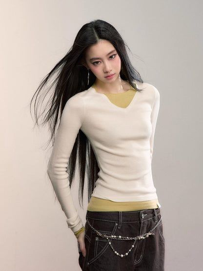 Contrast V-Neck Knit Top