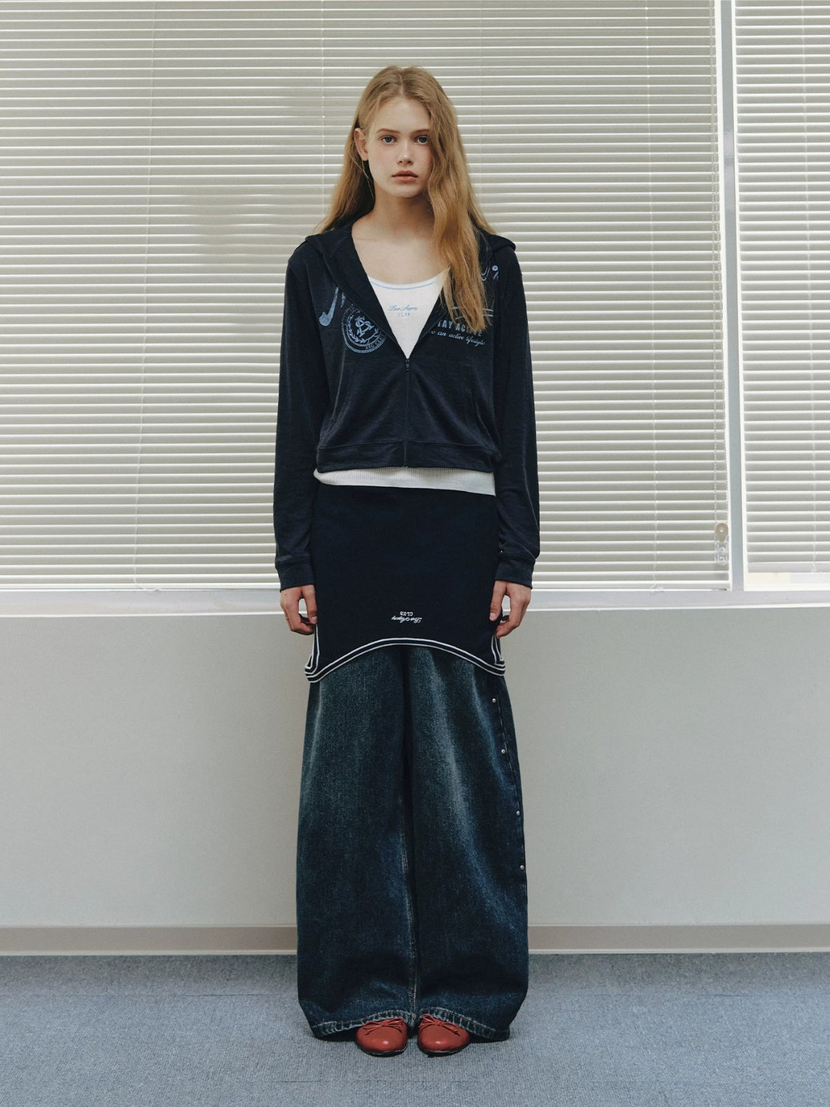 Rivet Wide Leg Jeans