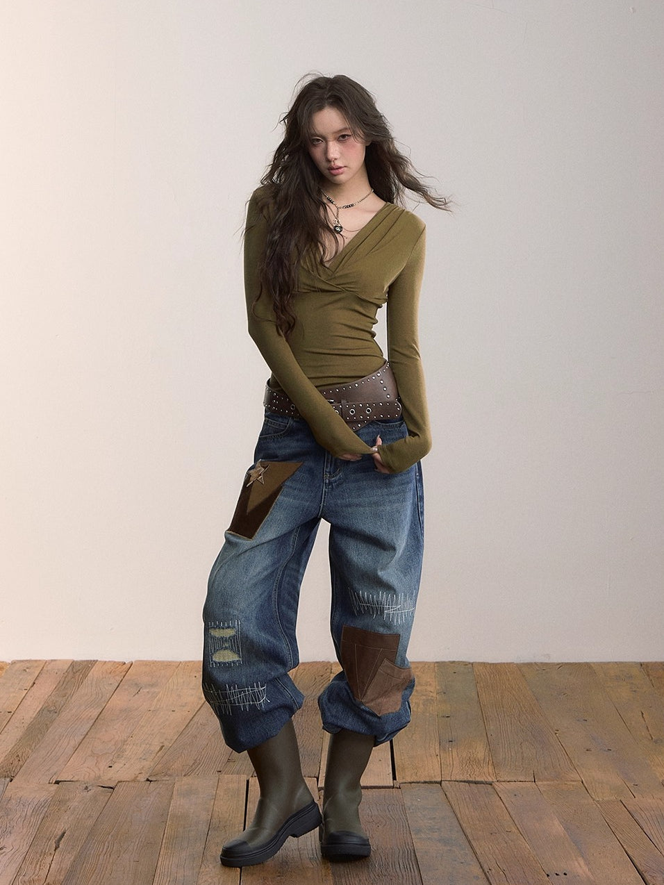 Ruched V-Neck Fitted Layering T-shirt