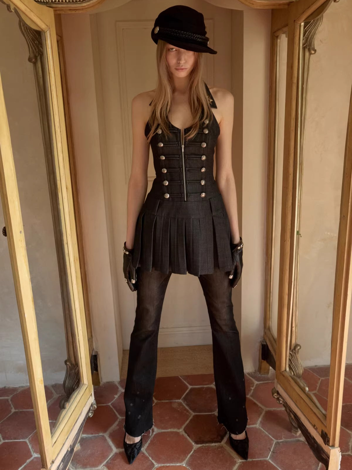 Open Back U-neck Pleated Dress