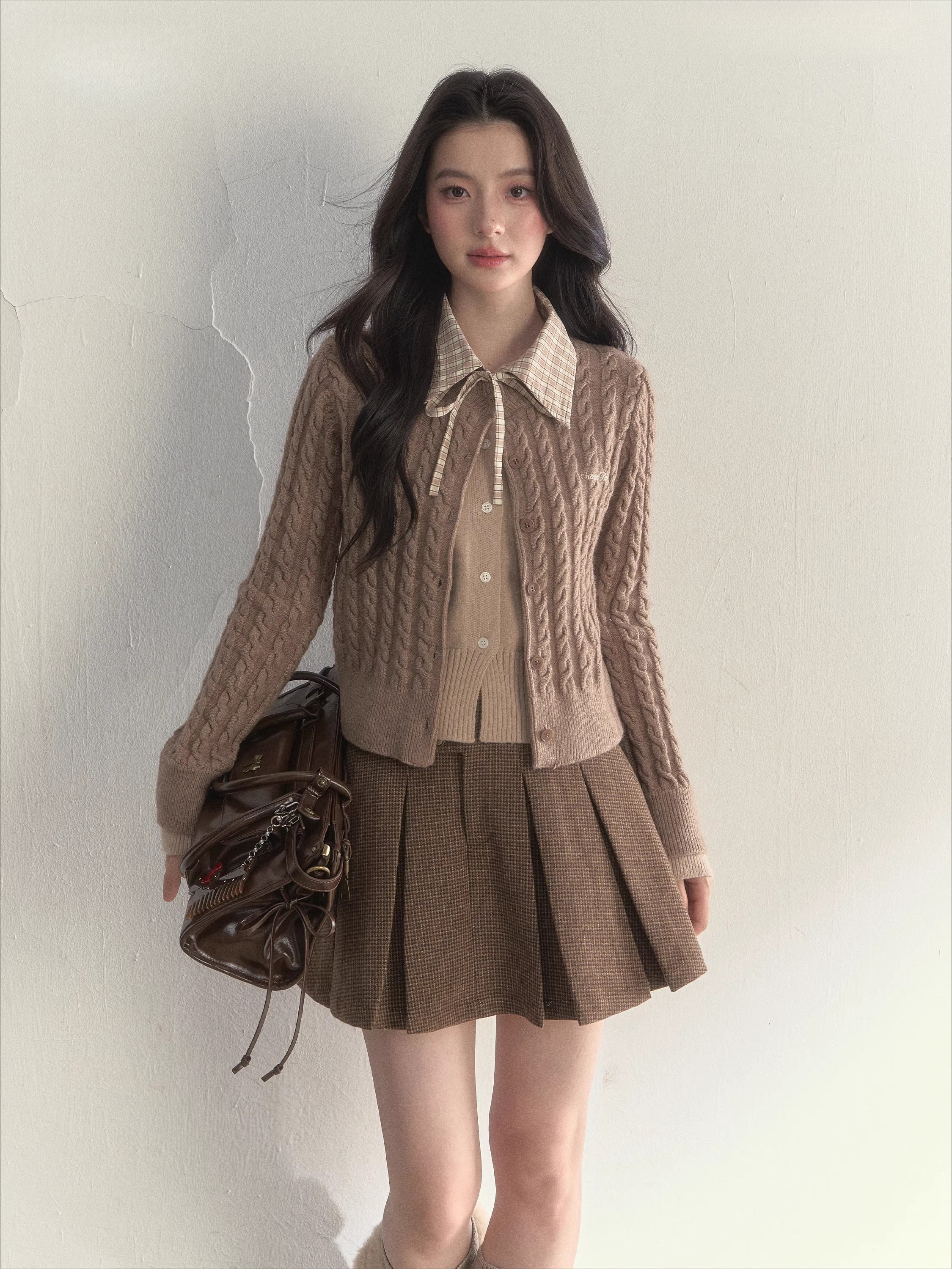 “Hazelnut Cream” Knit Cardigan with Detachable Collar