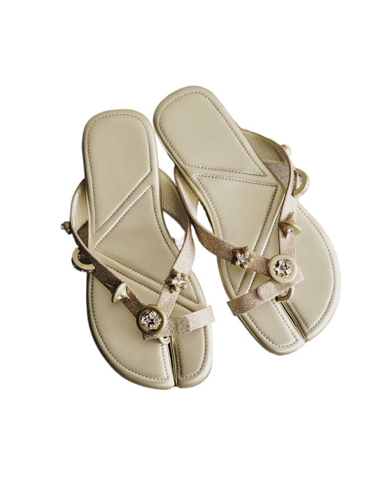 Hollow-out Toe-separated Flat Flip-flops