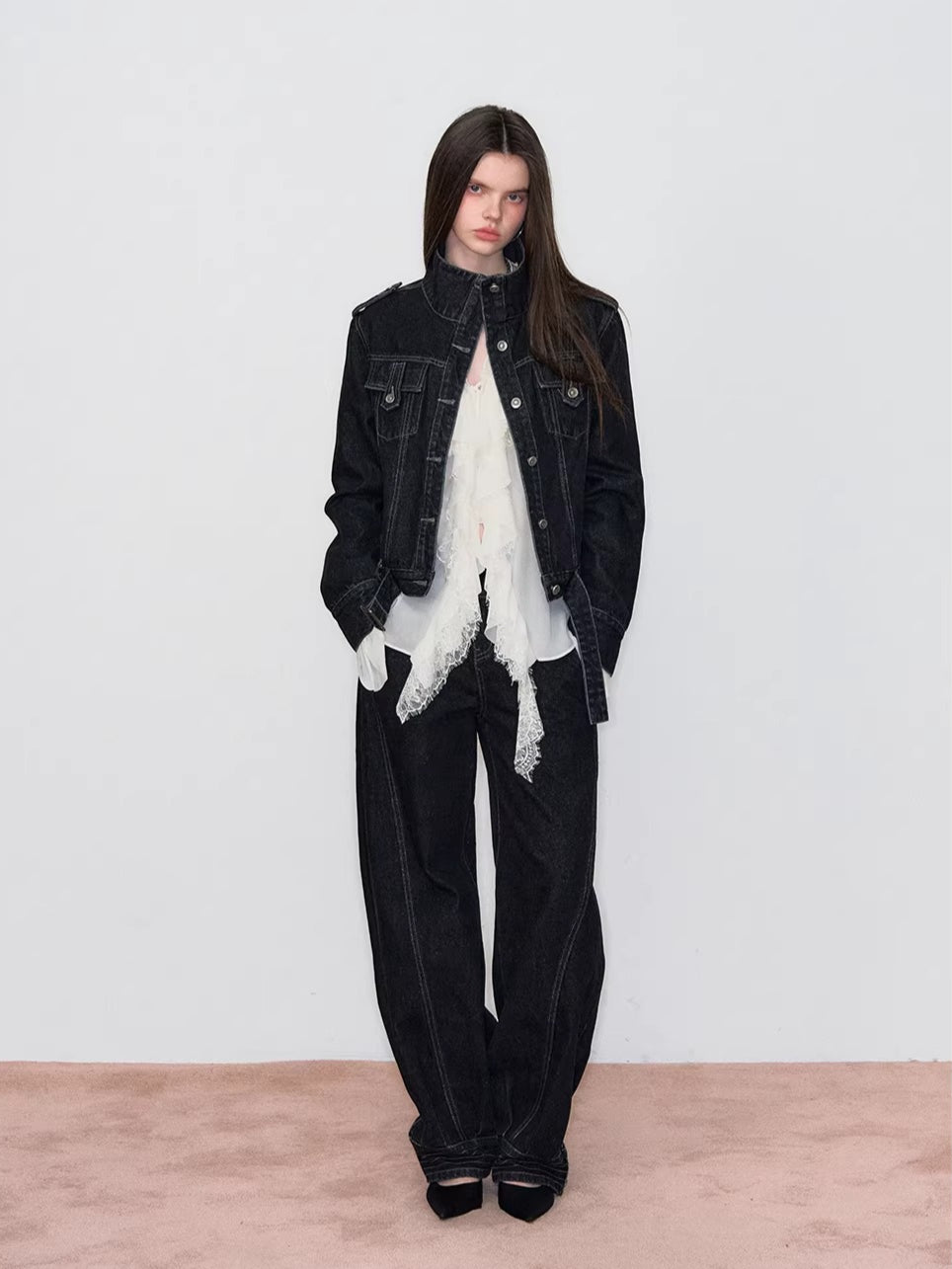 Embroidered Pocket Straight Jeans
