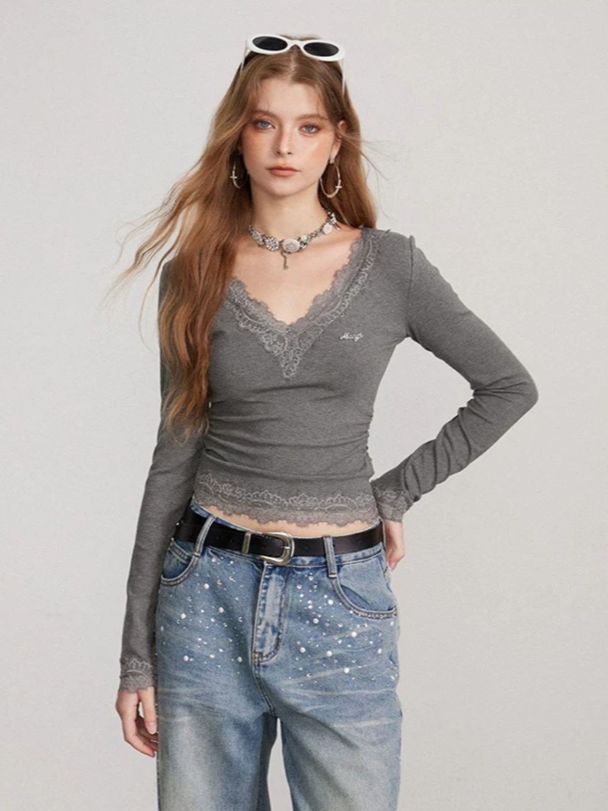 Lace Panel V-Neck Fitted T-Shirt