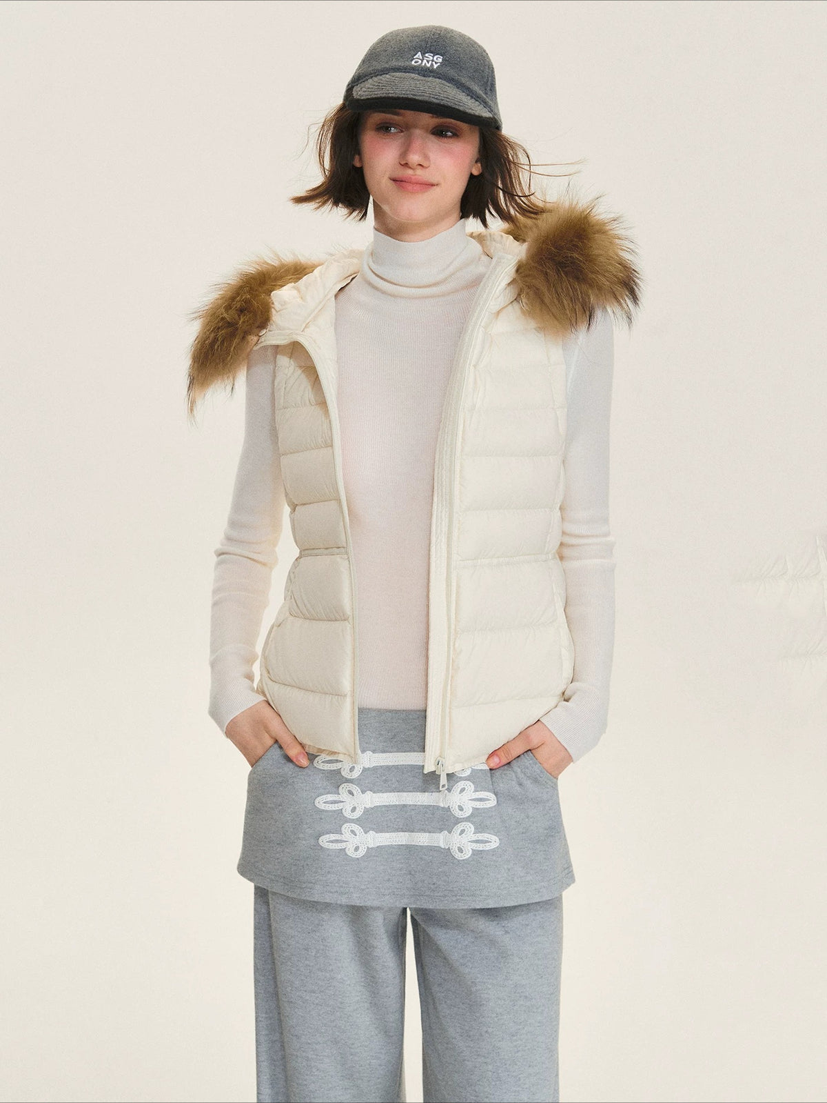Detachable Fur Collar Waist-Fitted Down Vest