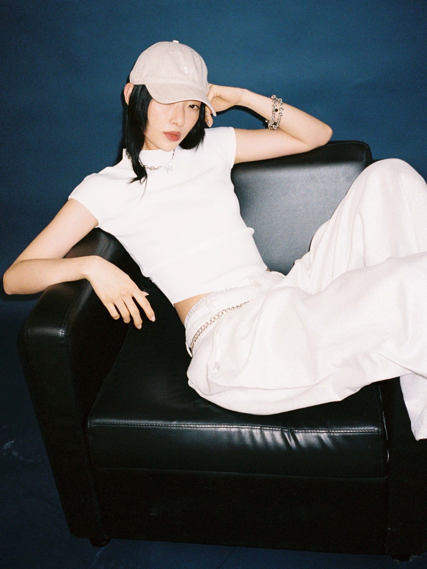 White &amp; Black Arrow Slim Tee