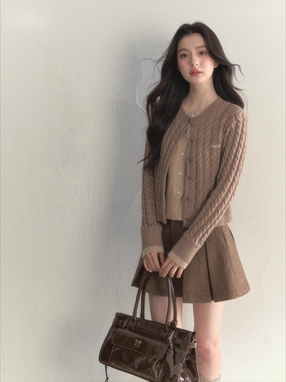 “Hazelnut Cream” Knit Cardigan with Detachable Collar